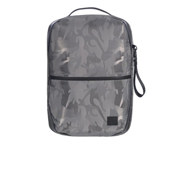 Gry Mattr Backpack With Hidden Compartment And USB - Picture 8 of 9